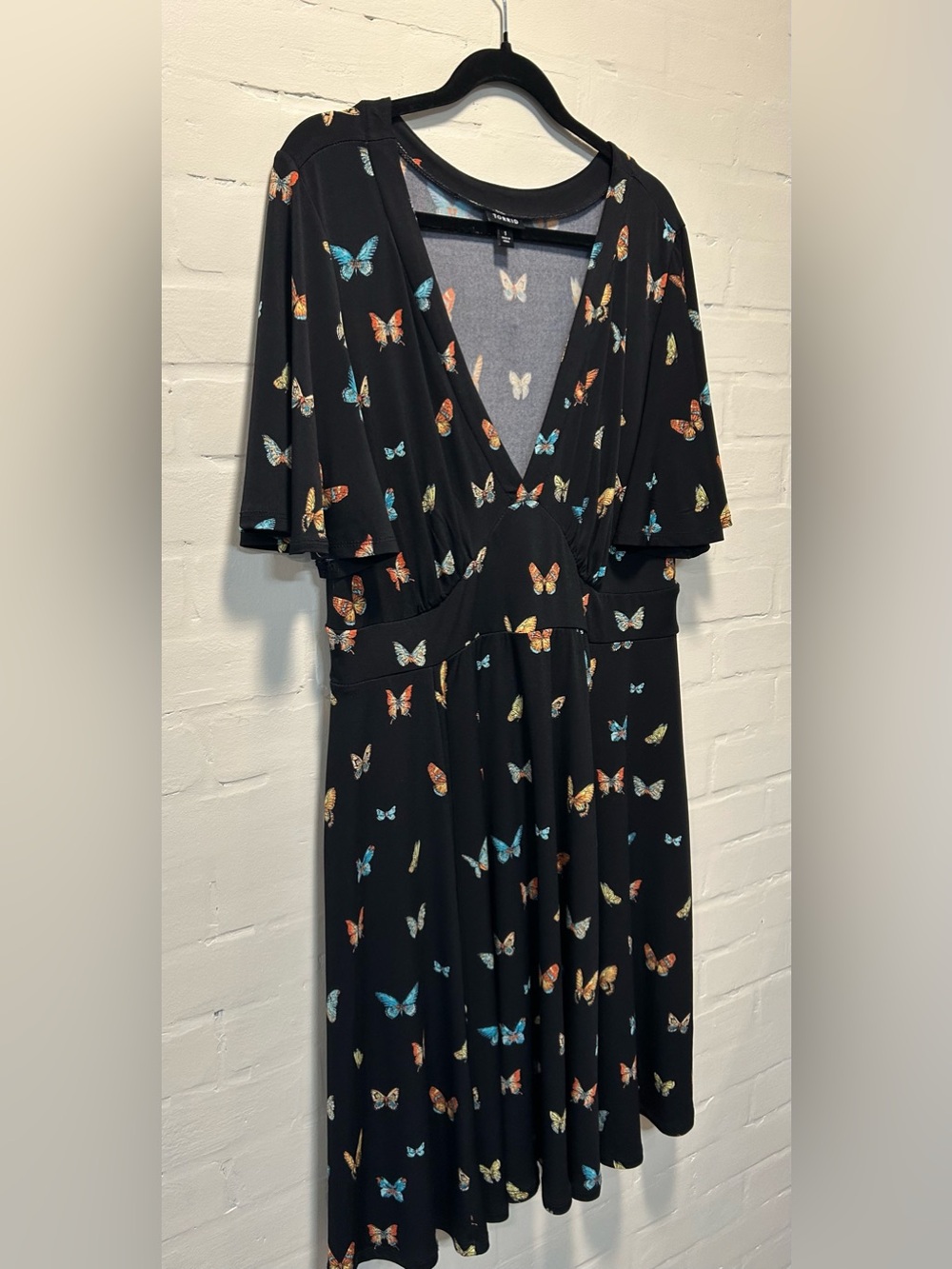 Torrid Black Butterfly V-Neck Flutter Sleeve Dress Size 1 (14-16) - Picture 3 of 7
